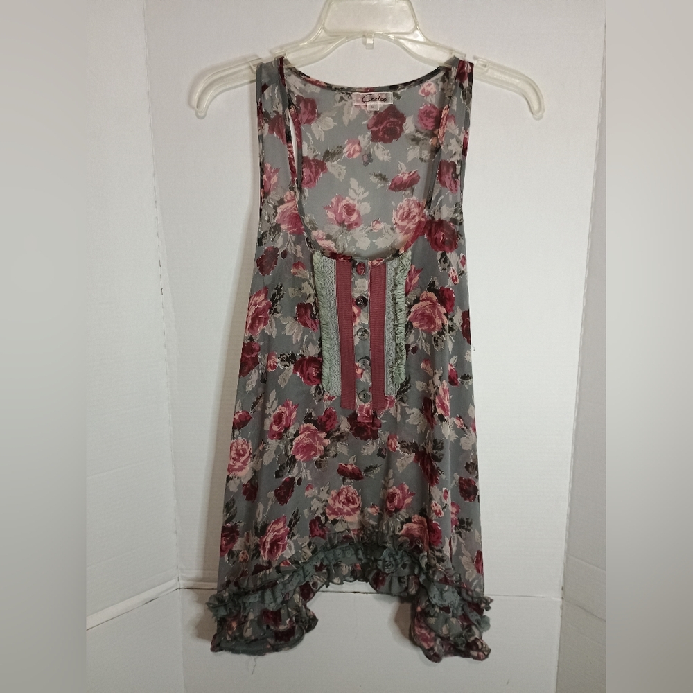Cecico Floral Patterned Top Size Medium